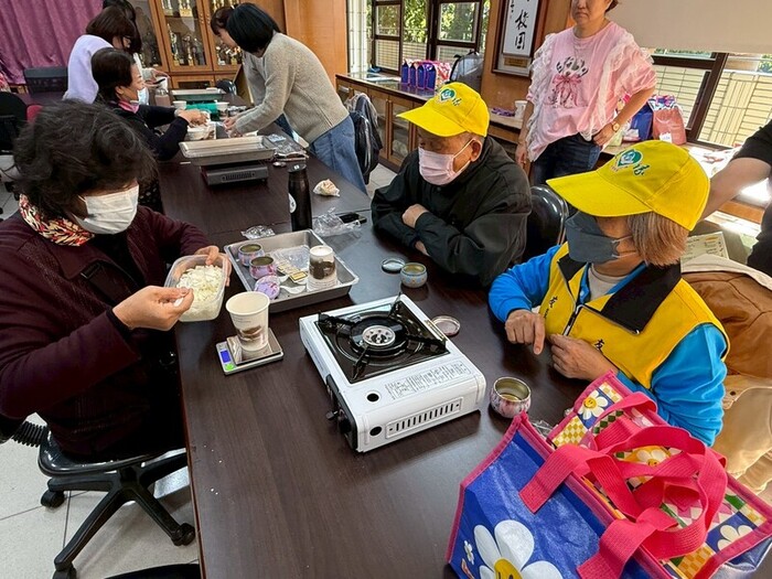 開始製作香氛蠟燭圖片