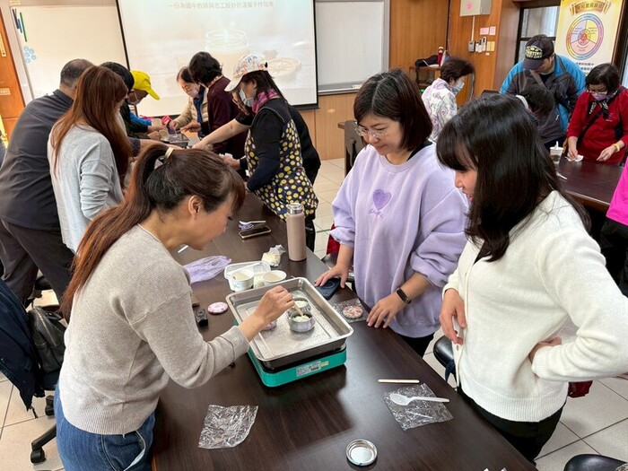 開始製作香氛蠟燭圖片